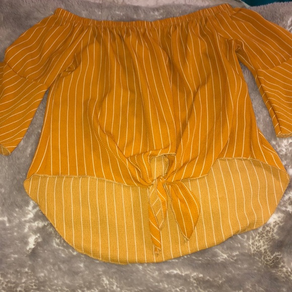 Top - Picture 1 of 2